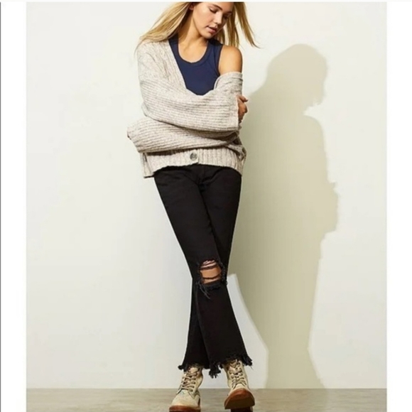 Free People Maggie Distressed Mid-Rise Straight Jeans Washed Black FP1009 - Picture 11 of 16